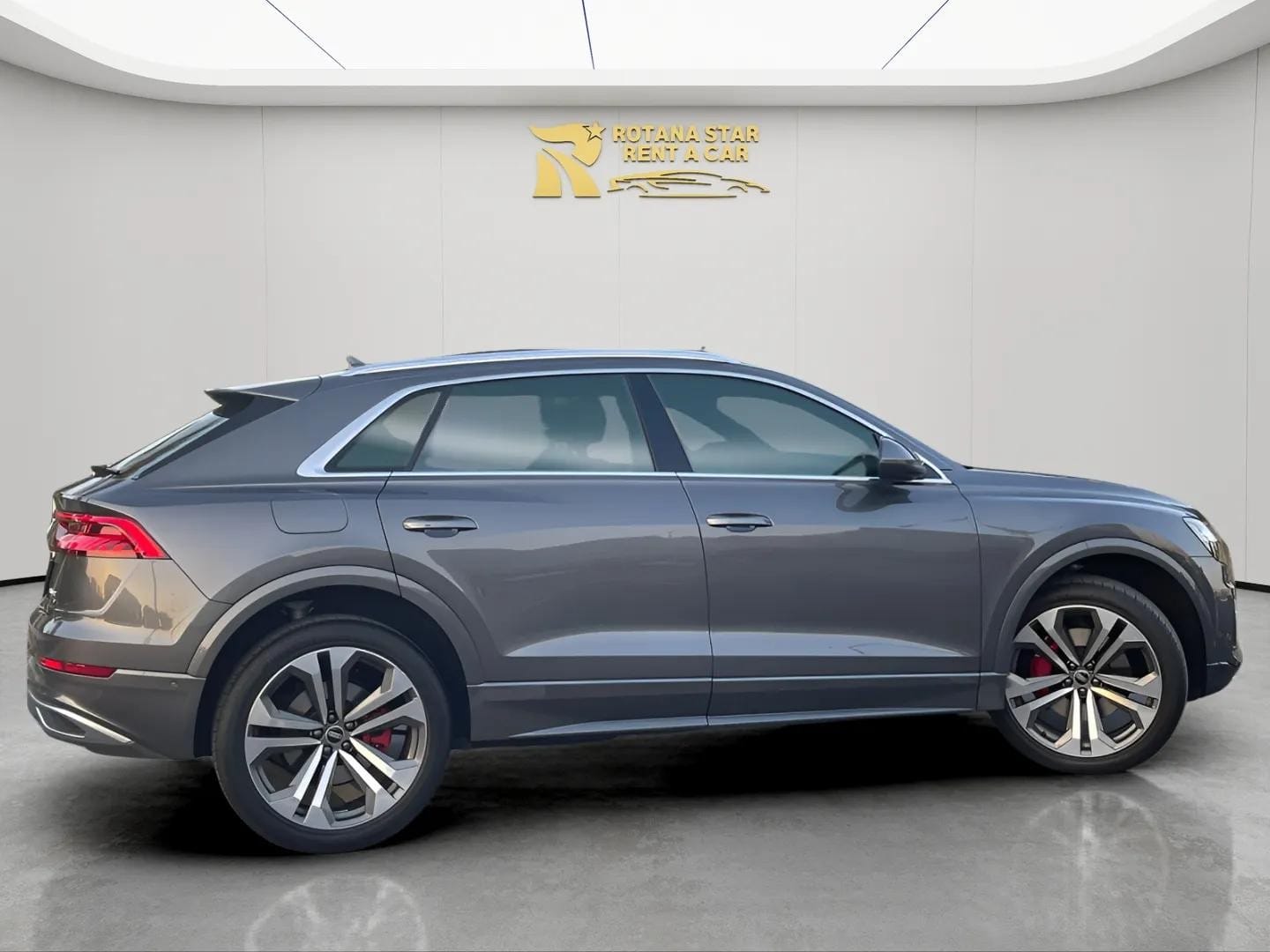 AUDI Q8 - Image 2