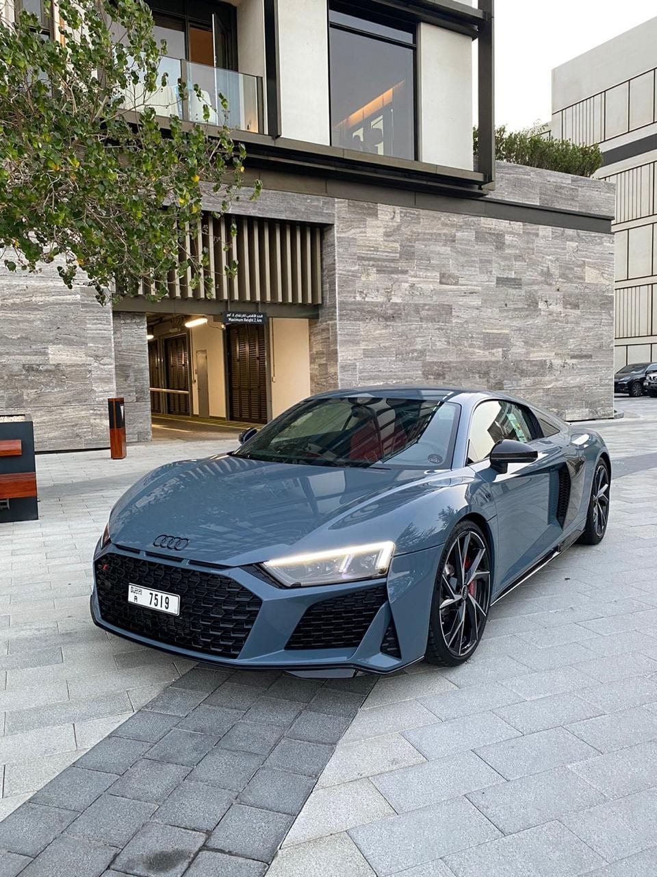 AUDI R8 V10 Coupe - Image 3