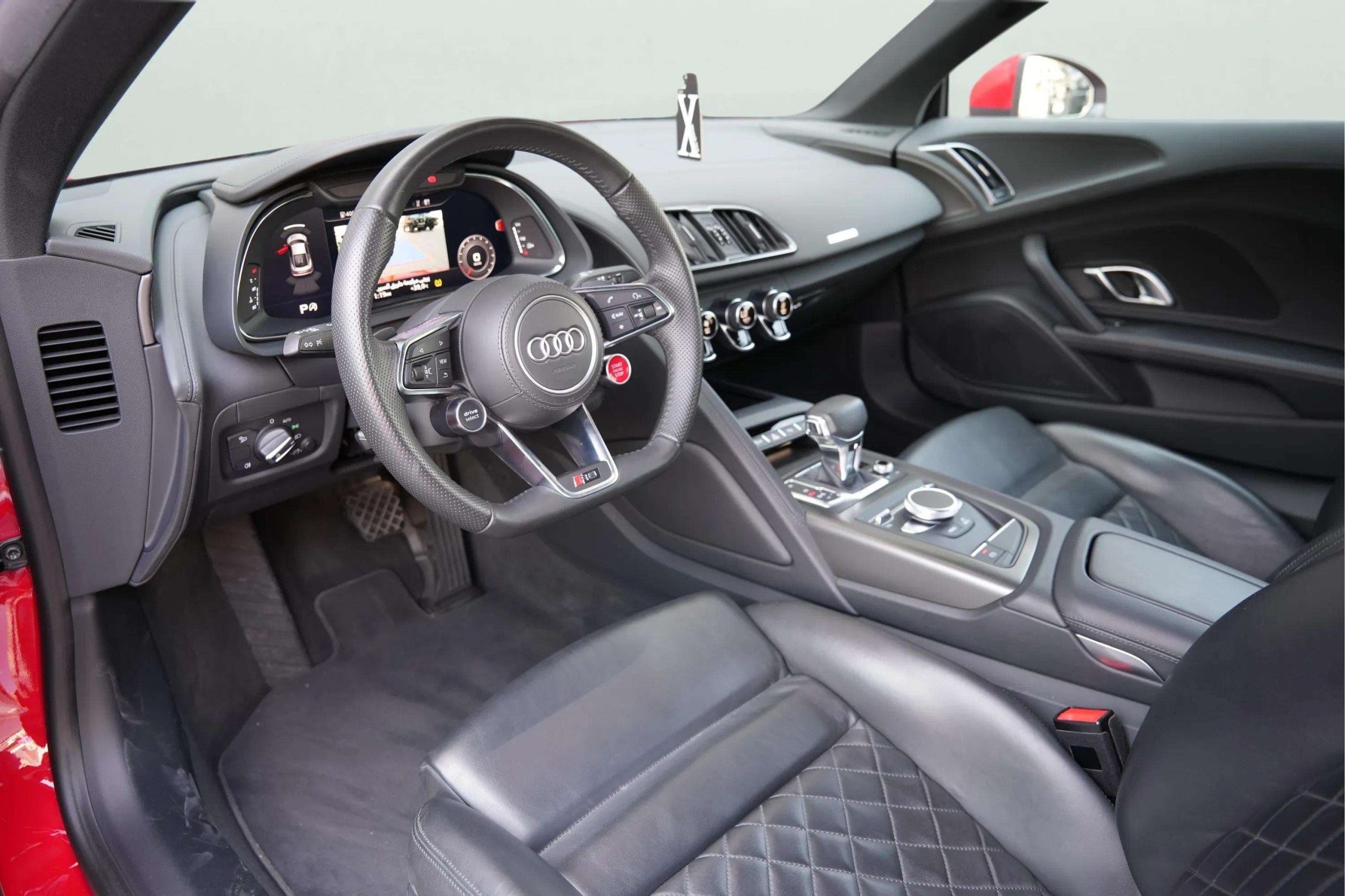 AUDI R8 V10 Coupe - Image 5