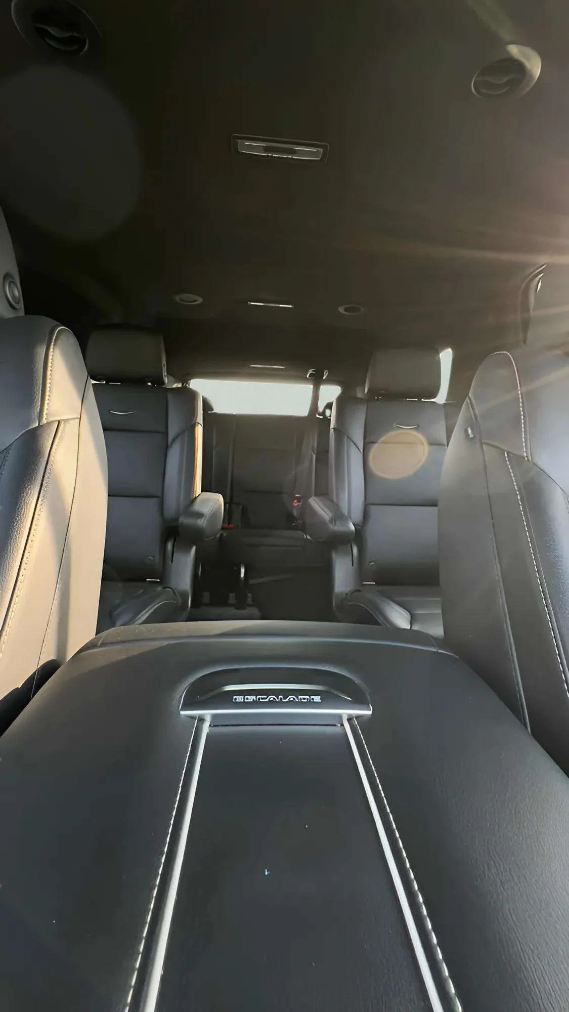 CADILLAC Escalade - Image 9