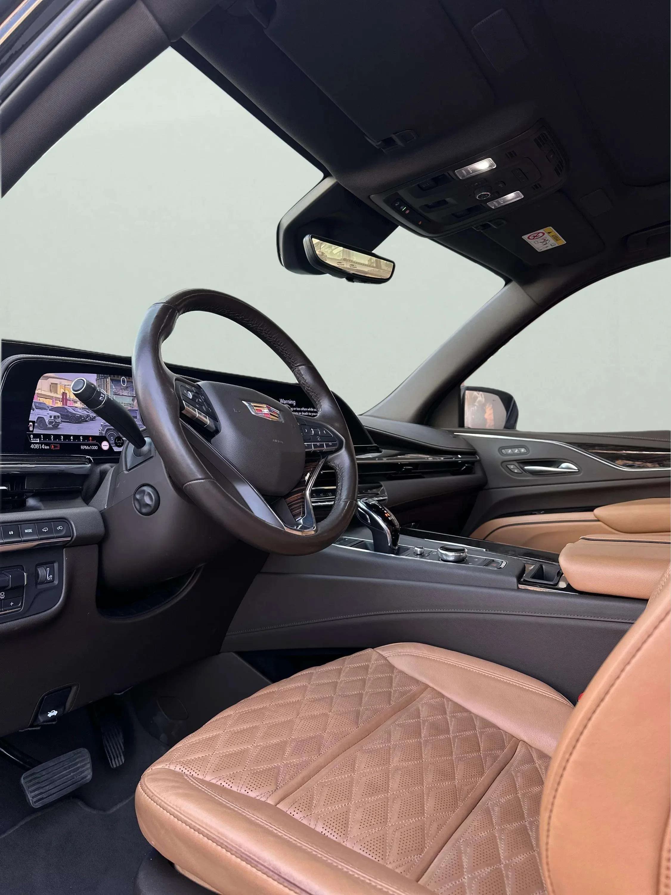 CADILLAC Escalade - Image 5