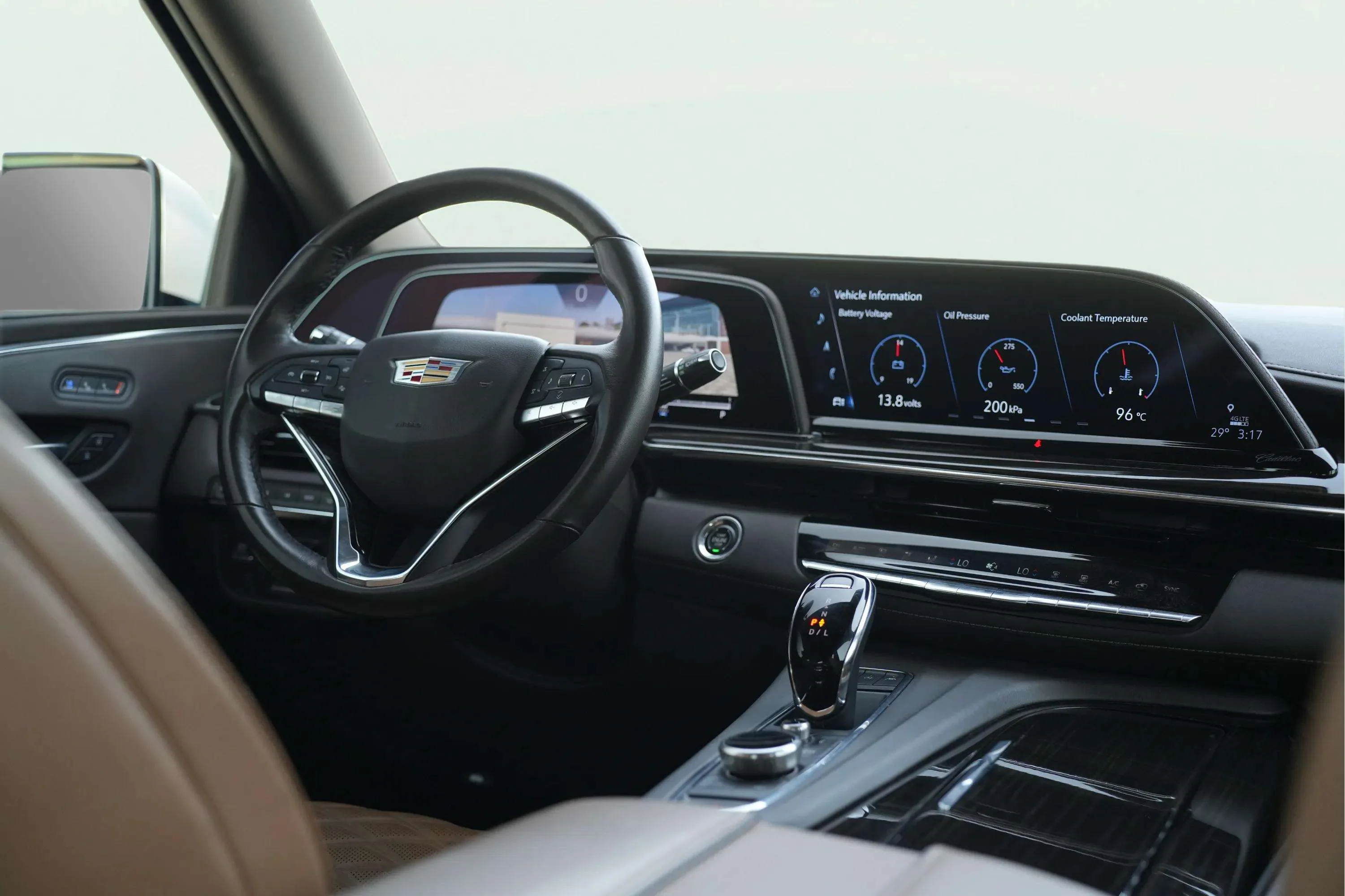 CADILLAC Escalade - Image 10