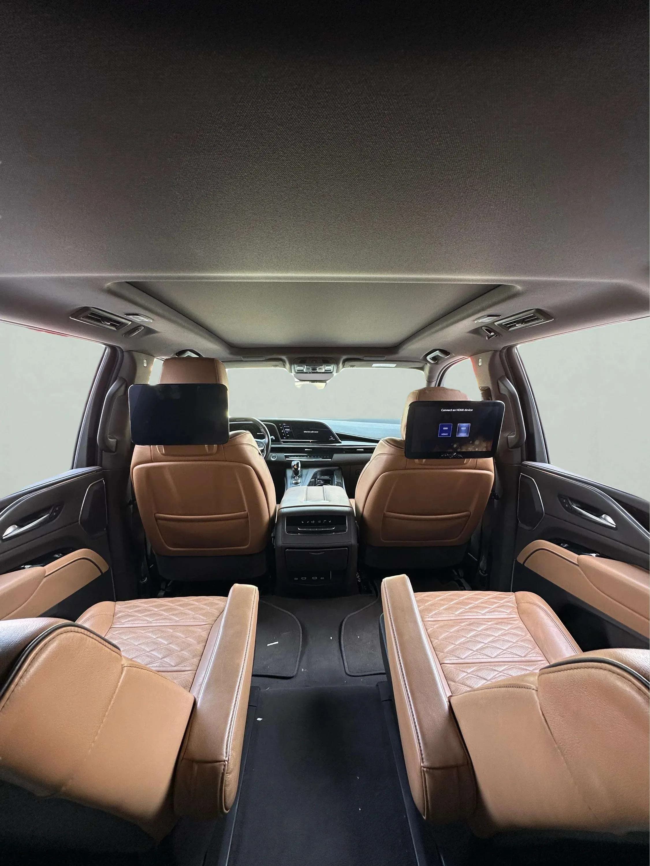 CADILLAC Escalade - Image 4