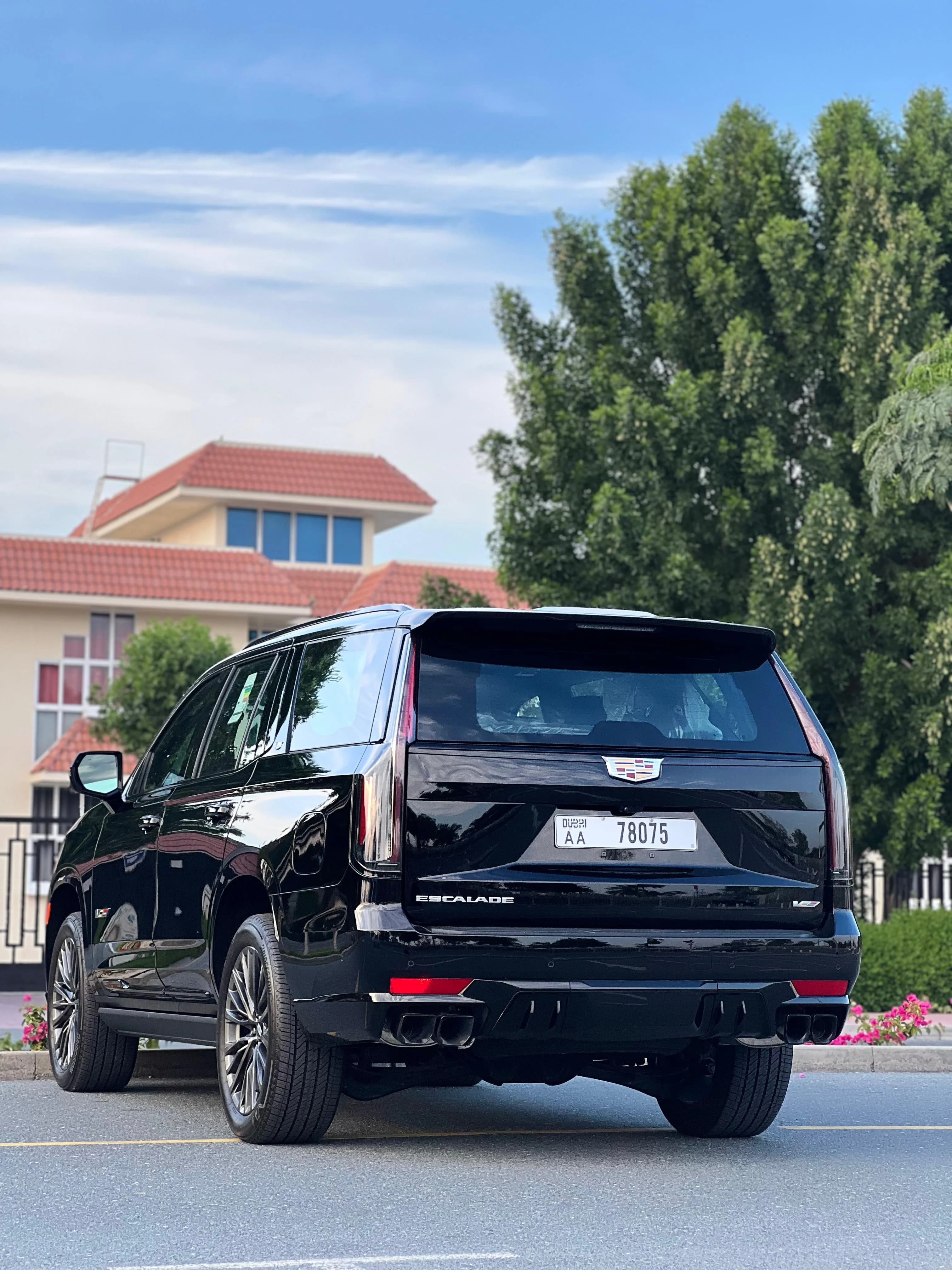 CADILLAC Escalade V - Image 5