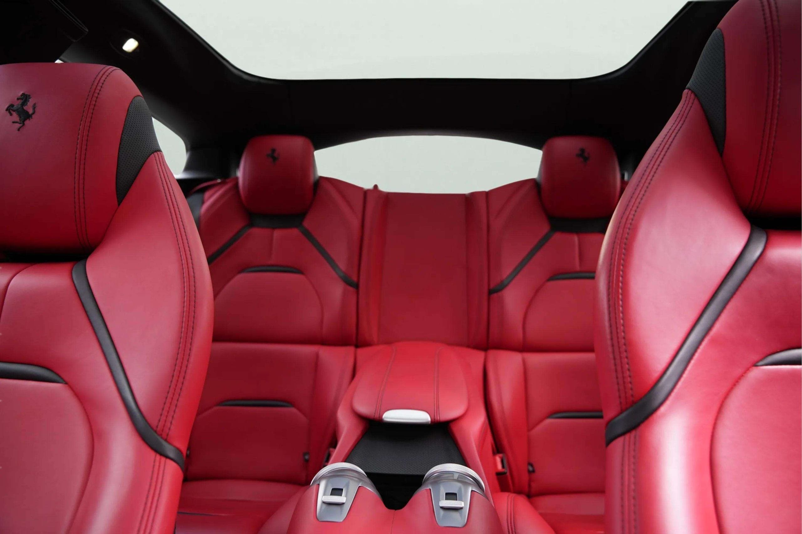 FERRARI GTC4 Lusso - Image 7