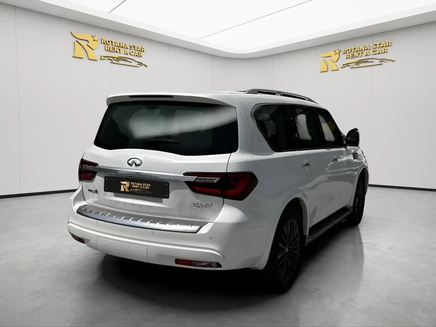 INFINITI QX80 - Image 2