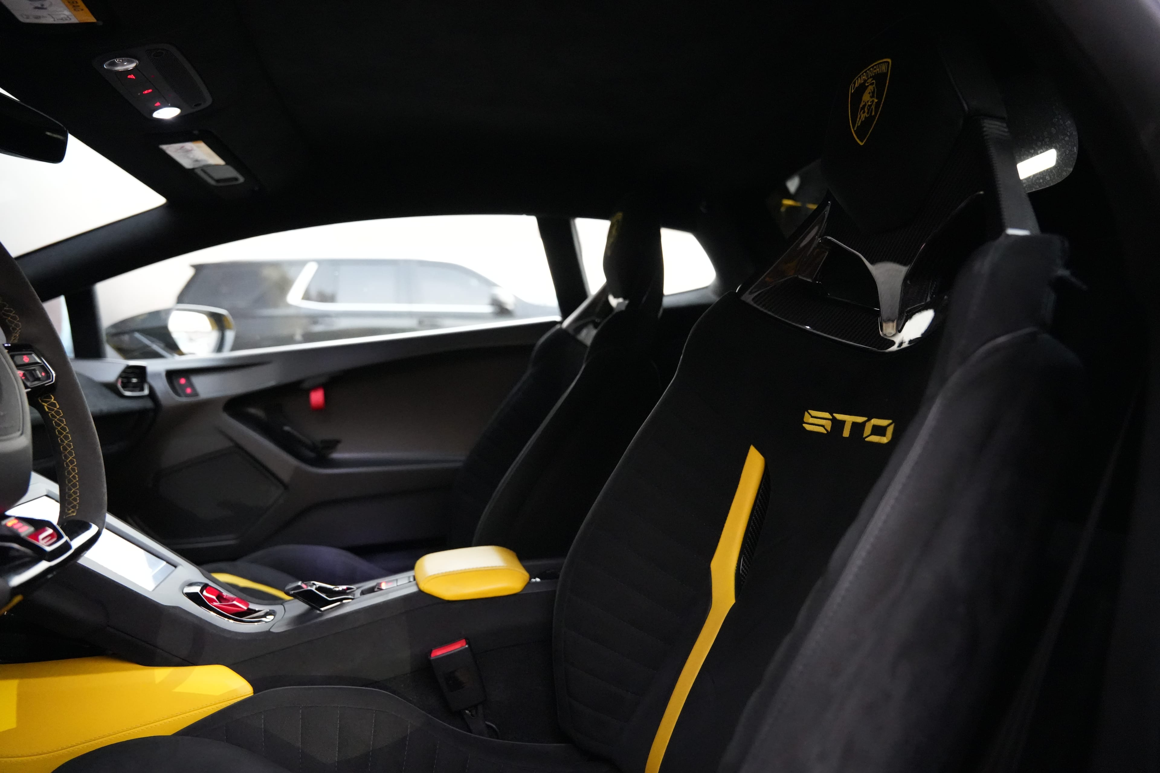 LAMBORGHINI Huracan STO - Image 6