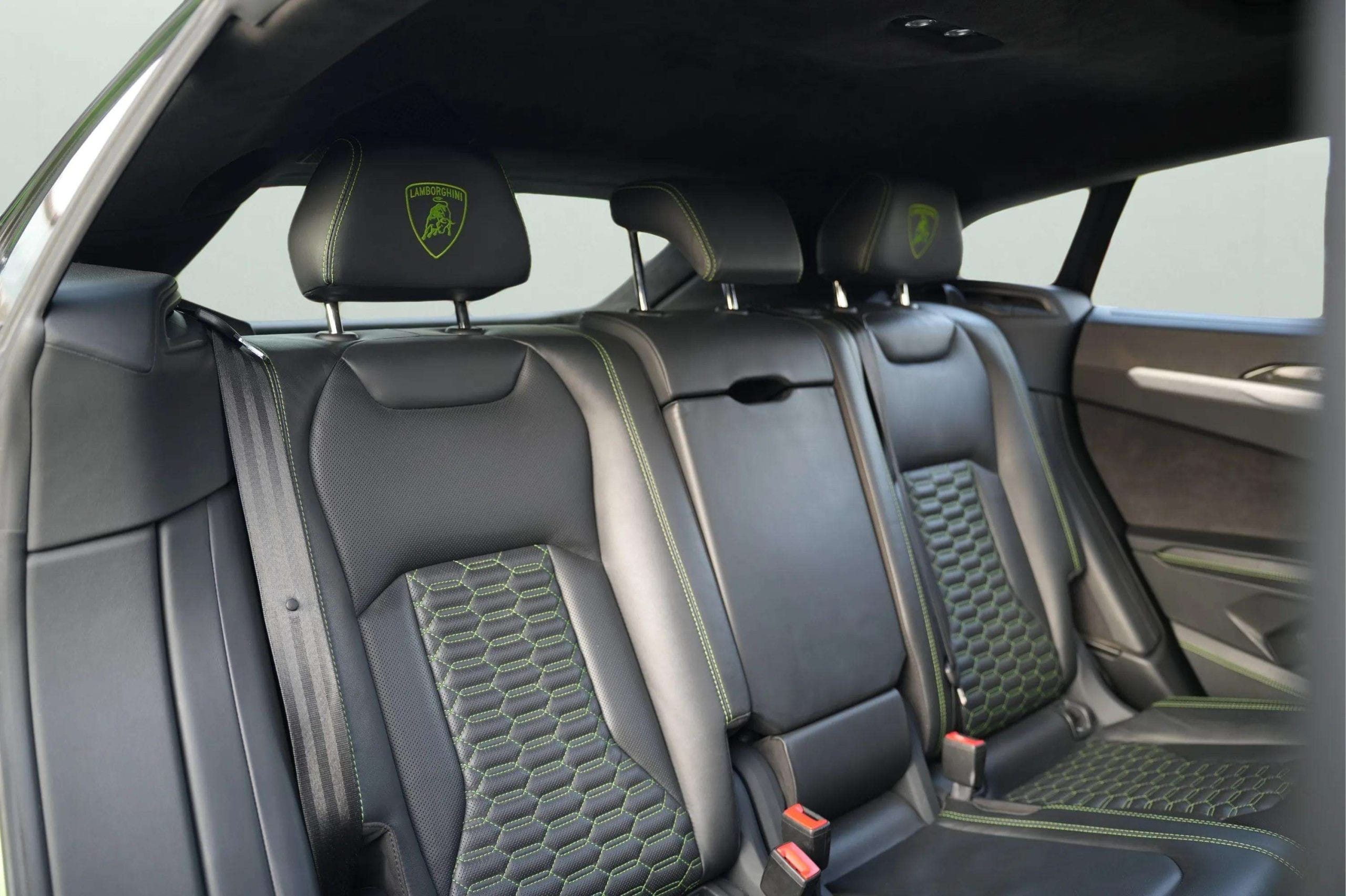 LAMBORGHINI Urus - Image 9