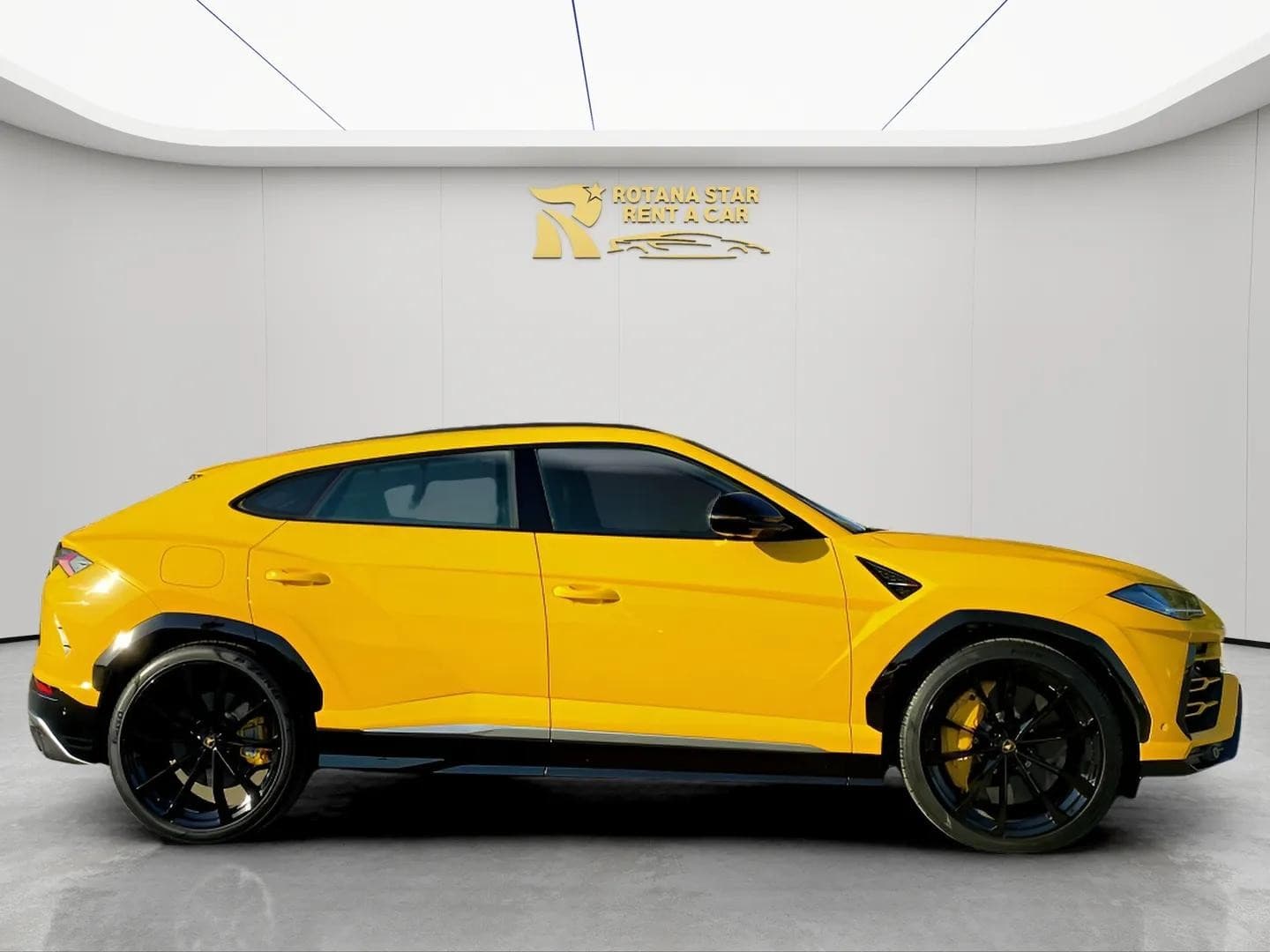 LAMBORGHINI Urus - Image 3