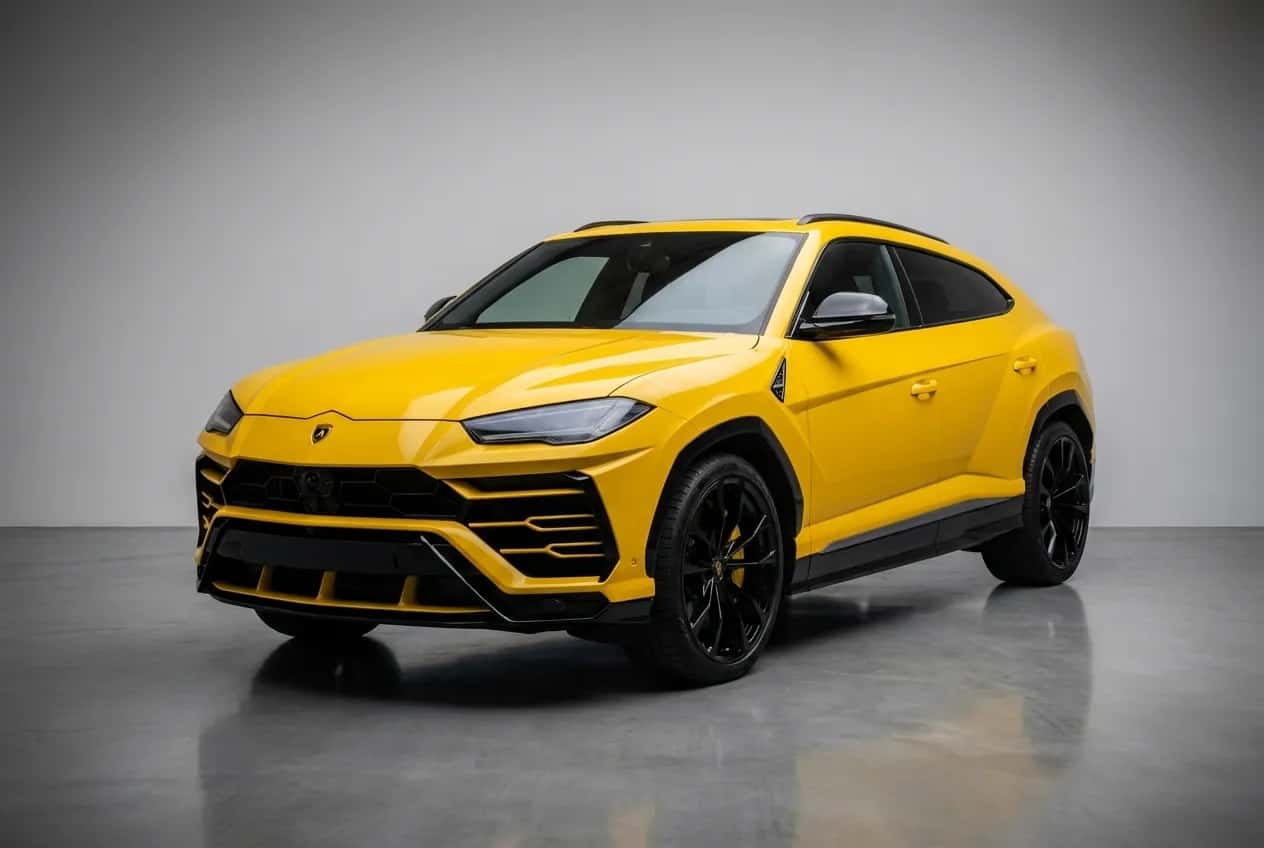 LAMBORGHINI Urus - Image 1