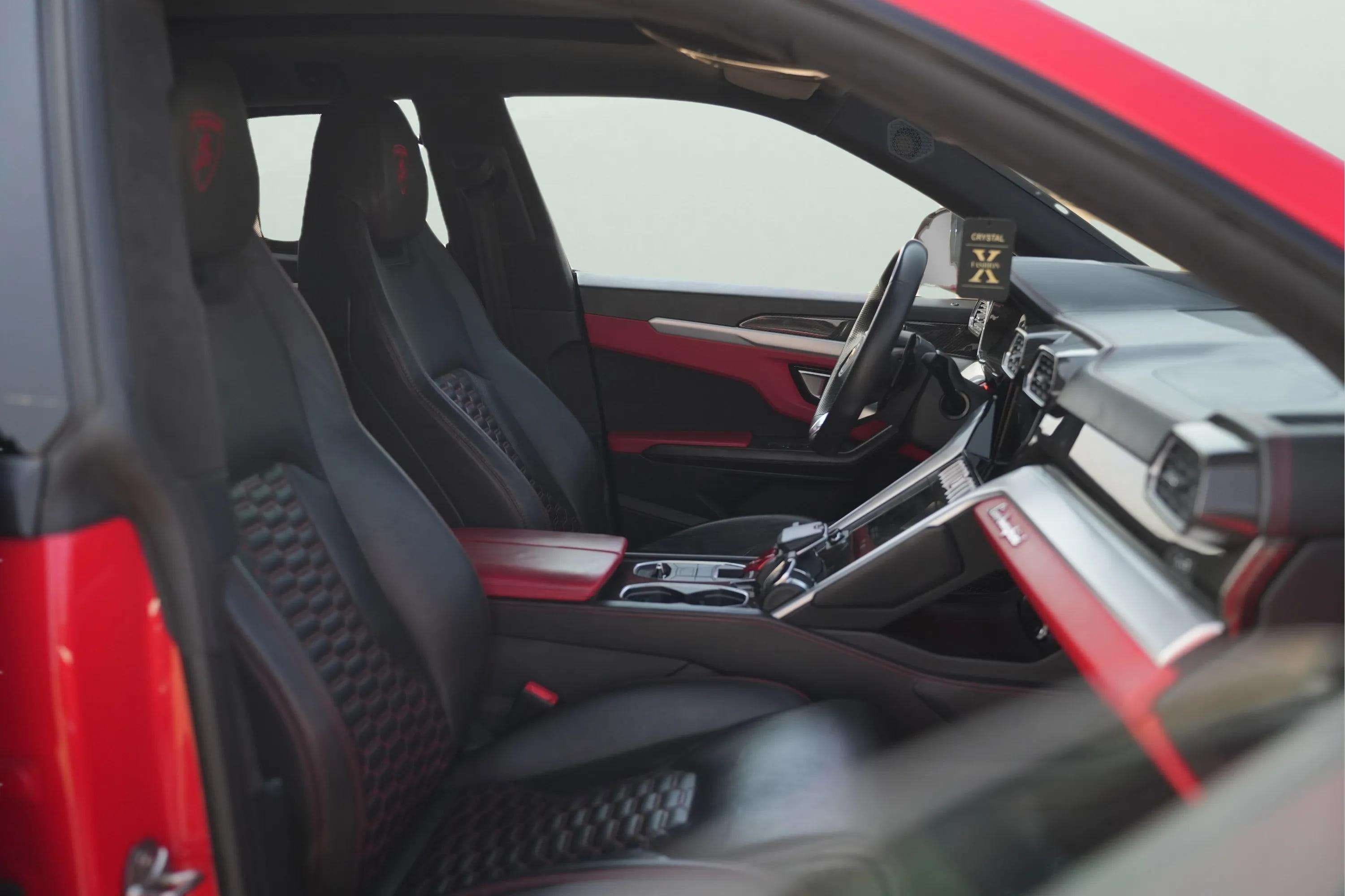 LAMBORGHINI Urus - Image 6