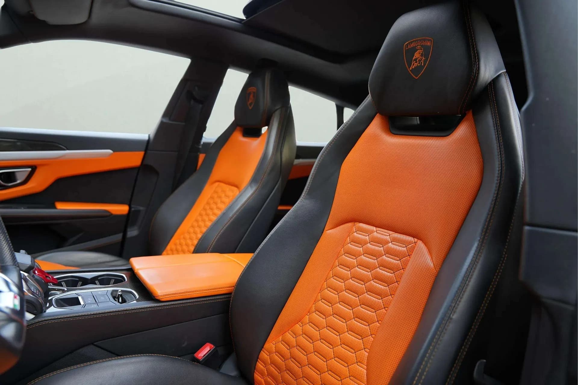 लैम्बोर्गिनी उरुस - Image 4