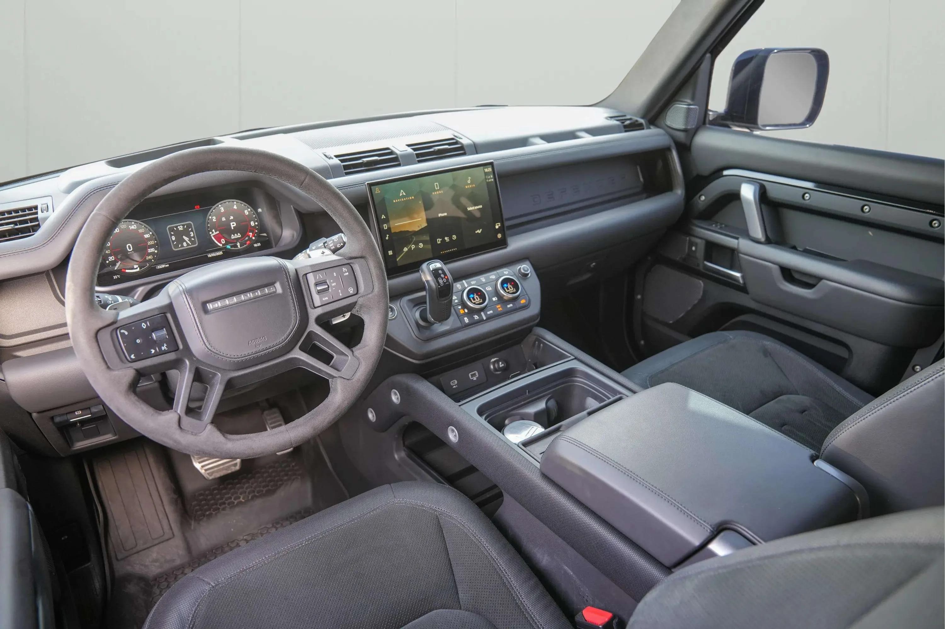 Land Rover Defender V8 - Image 6