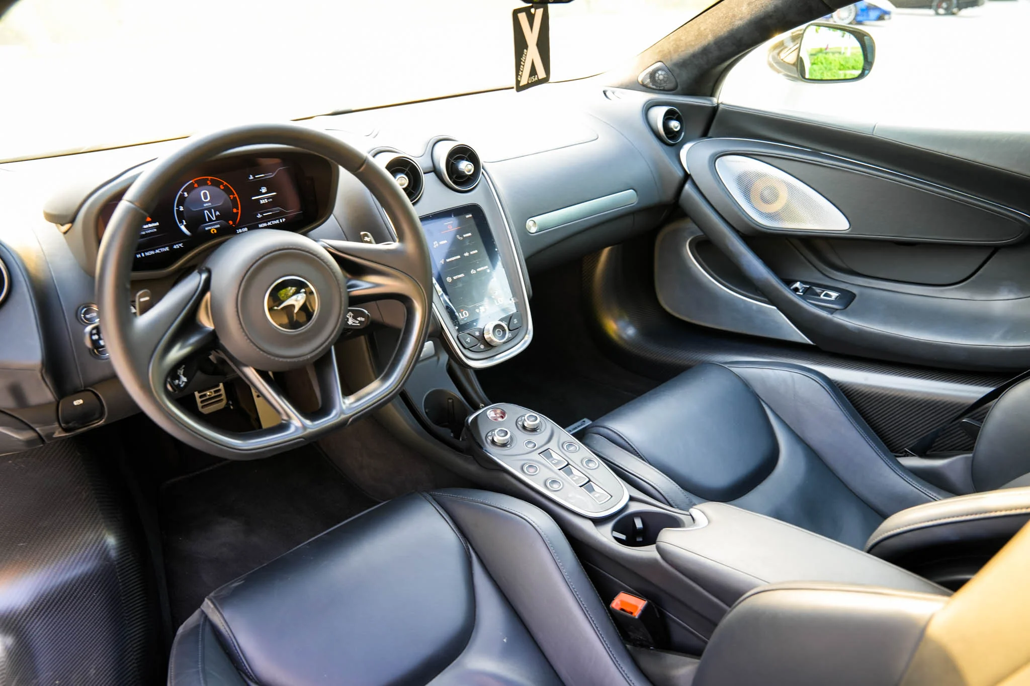 MCLAREN Artura - Image 7