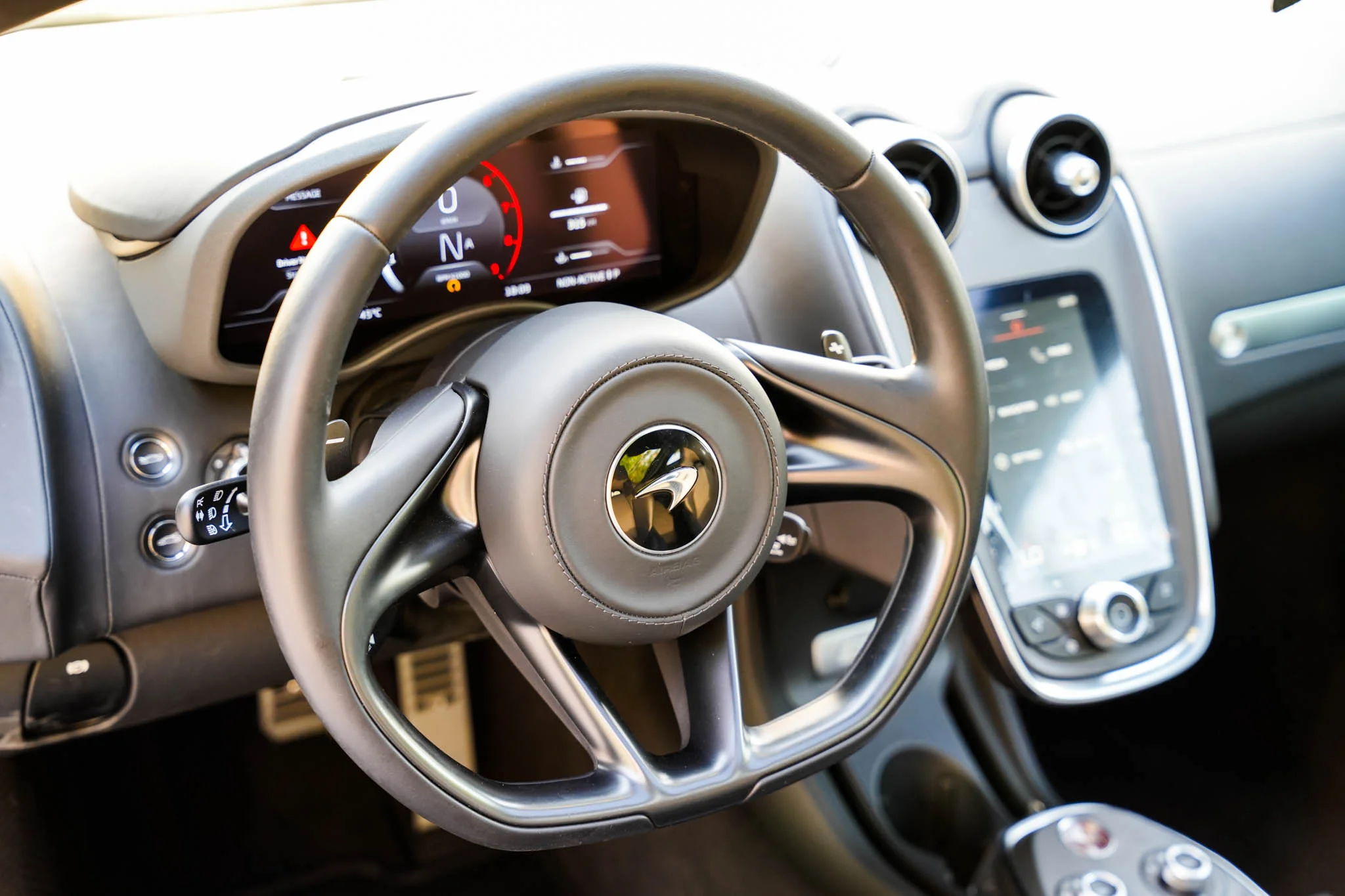 MCLAREN Artura - Image 9