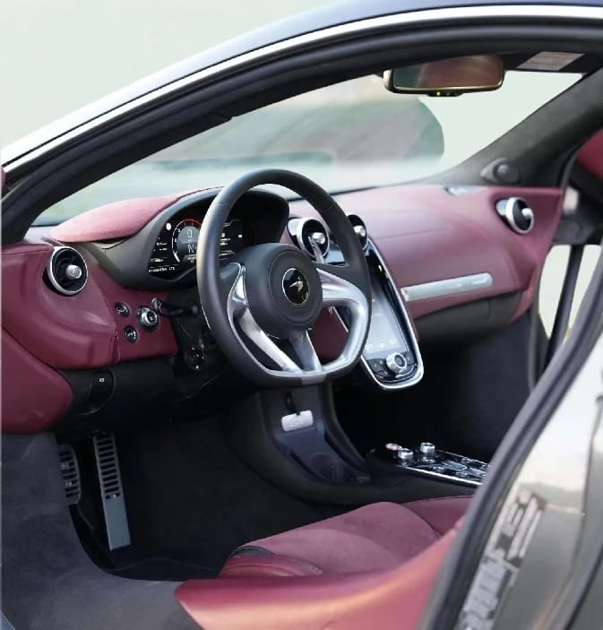 MCLAREN GT - Image 7