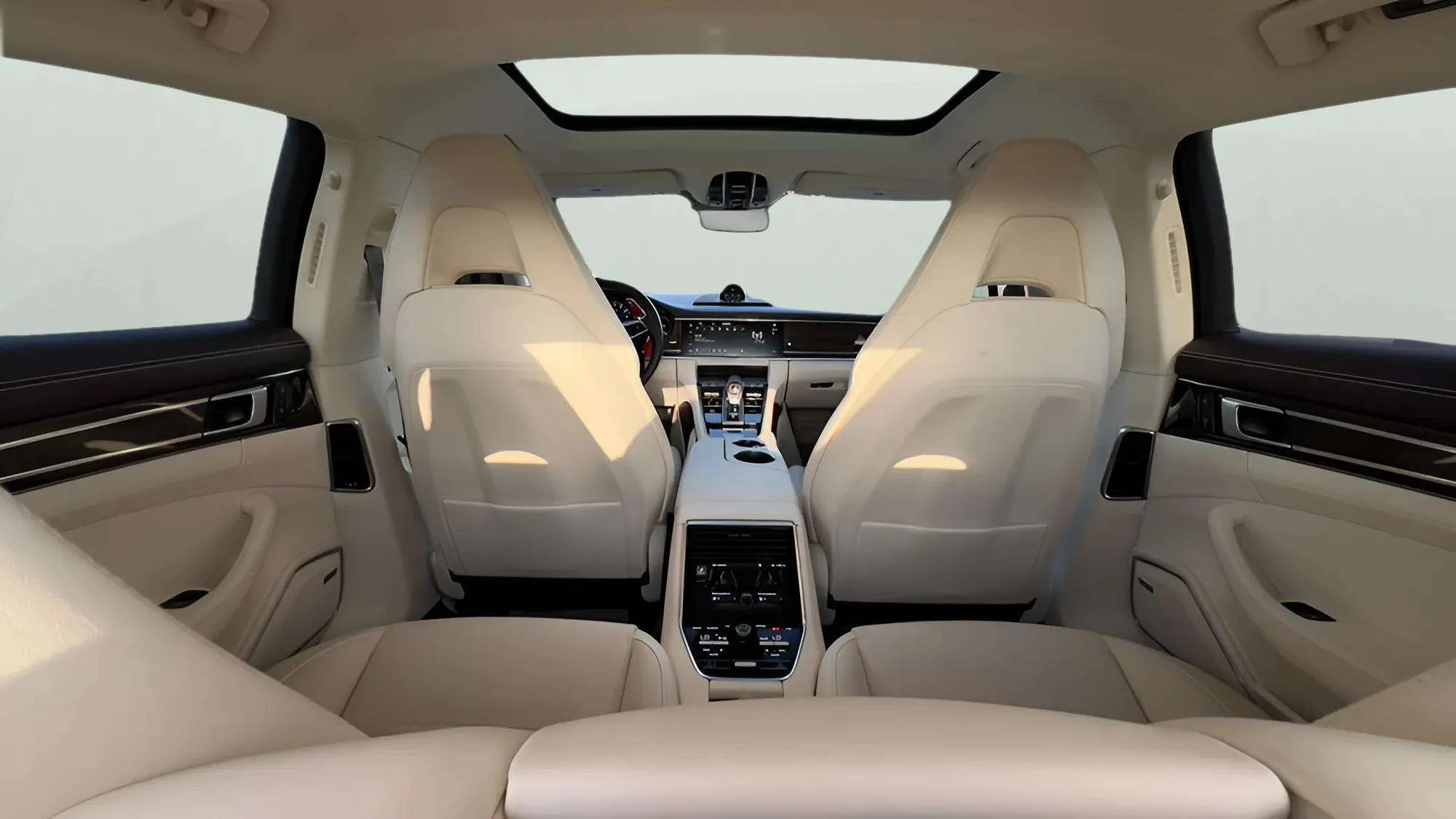 PORSCHE Panamera - Image 7