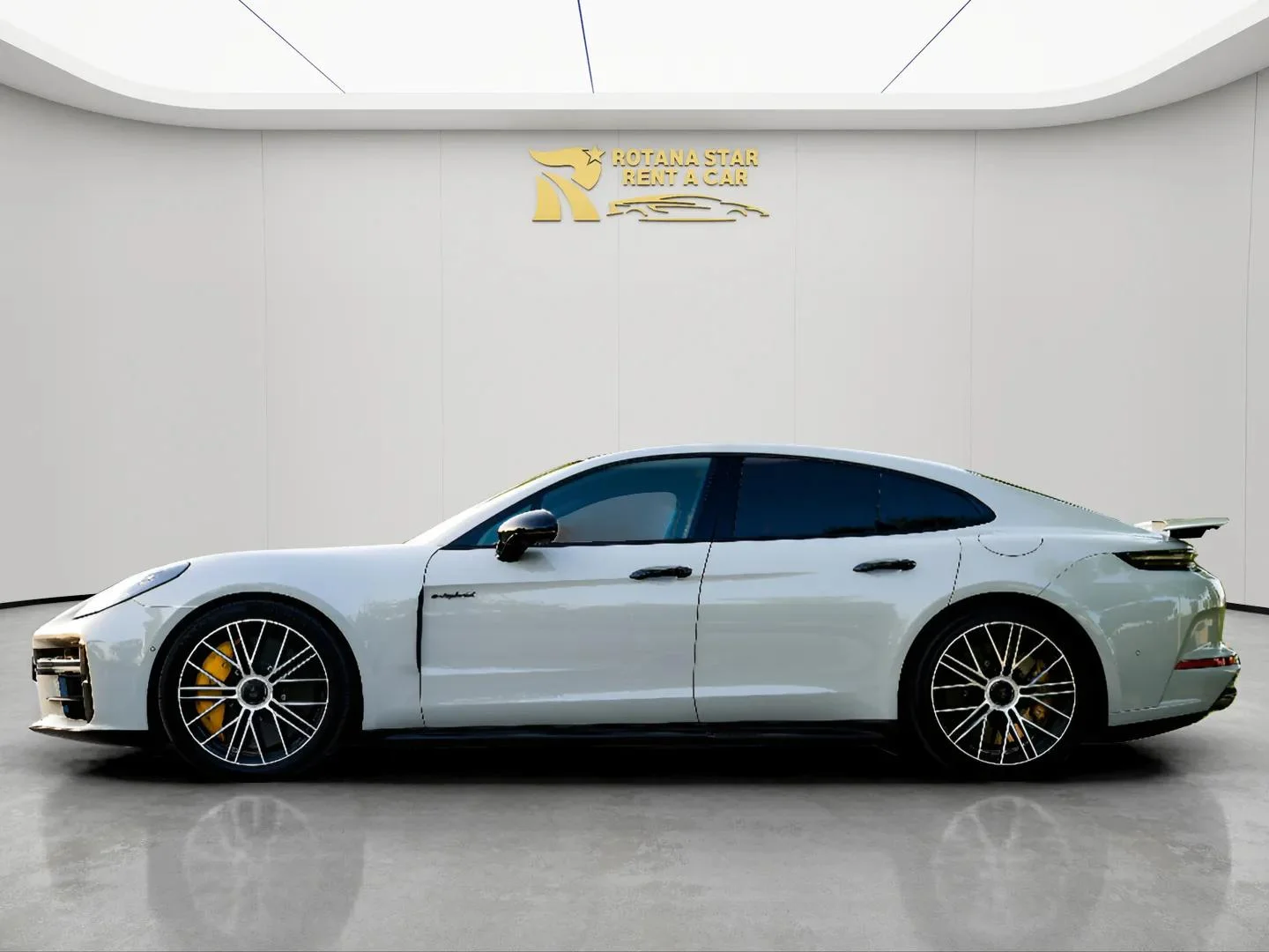 PORSCHE Panamera Turbo S E-Hybrid - Image 3