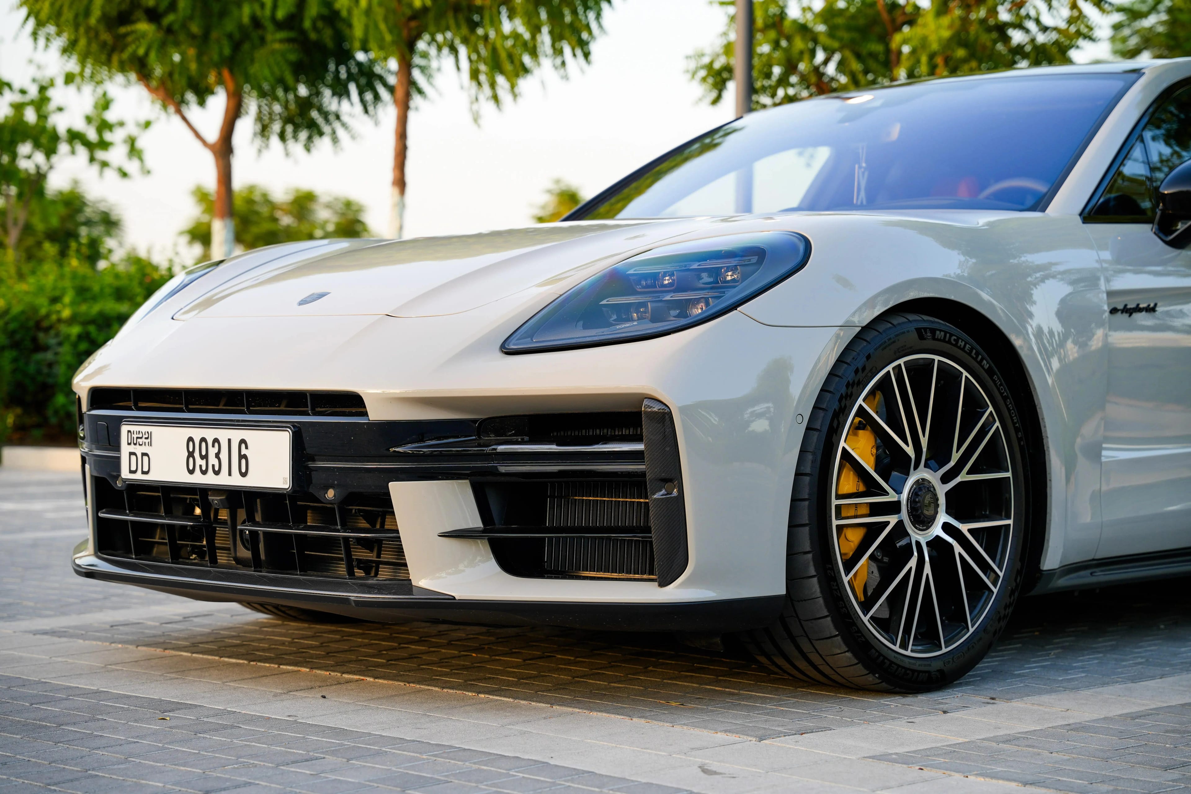 PORSCHE Panamera Turbo S E-Hybrid - Image 6