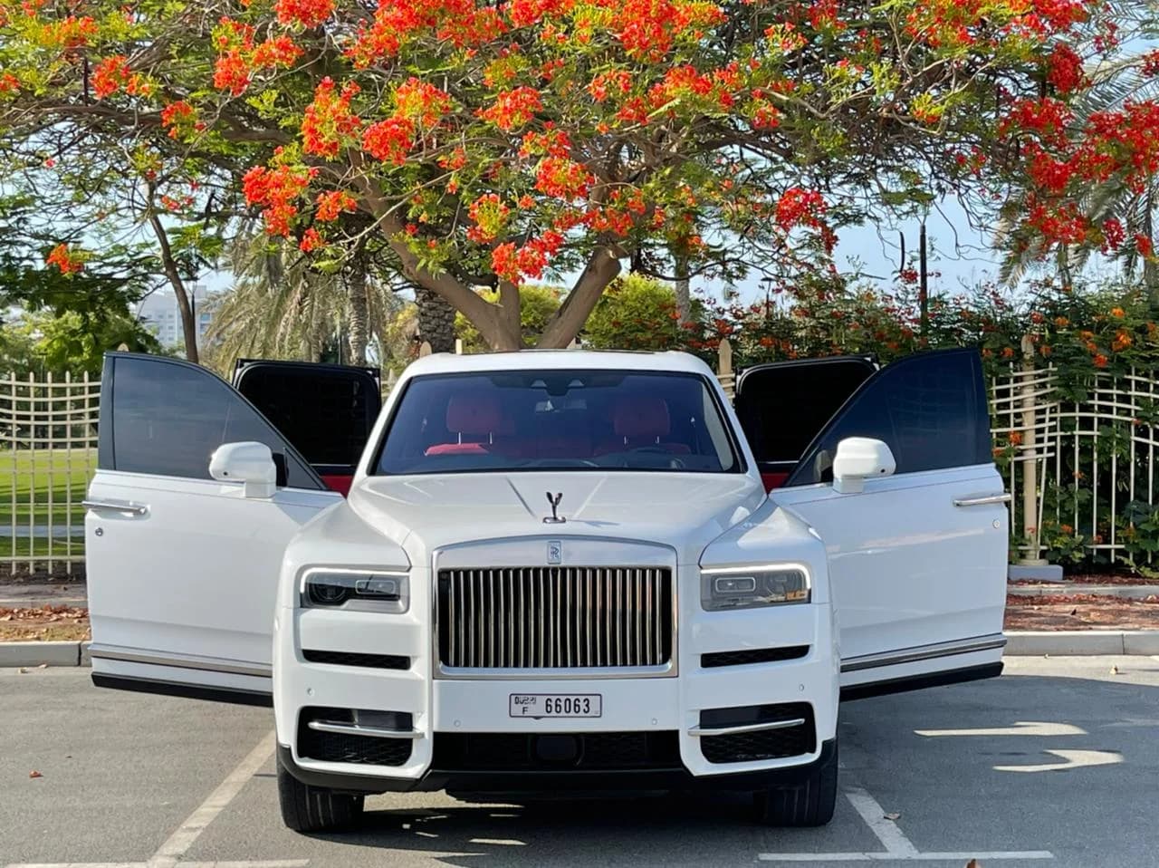 ROLLSROYCE Cullinan - Image 2