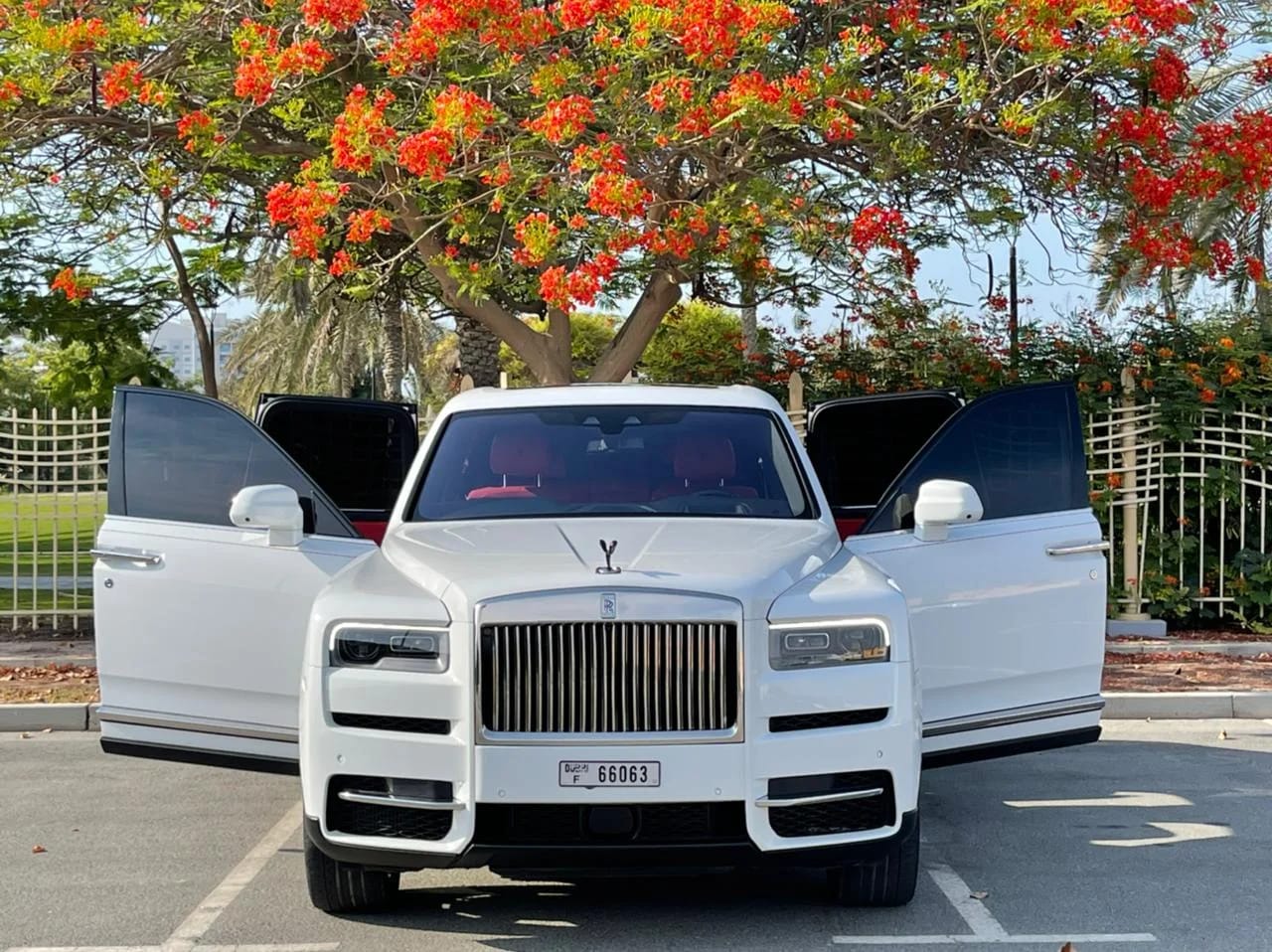 ROLLSROYCE Cullinan - Image 2