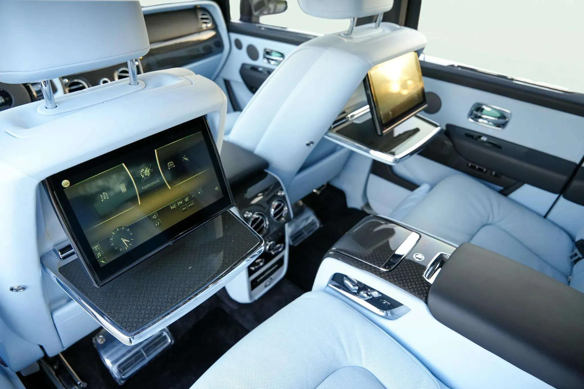 ROLLSROYCE Cullinan Black Badge - Image 8