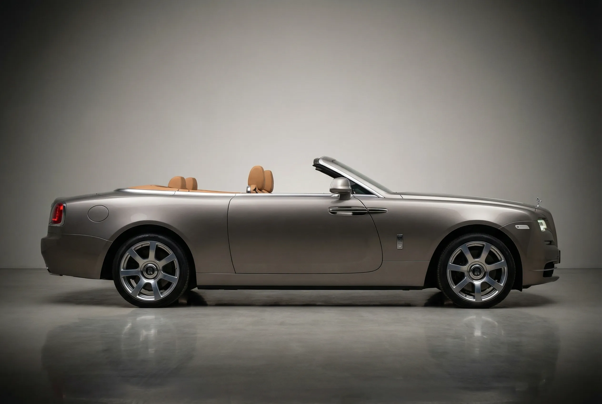 ROLLSROYCE Dawn - Image 2