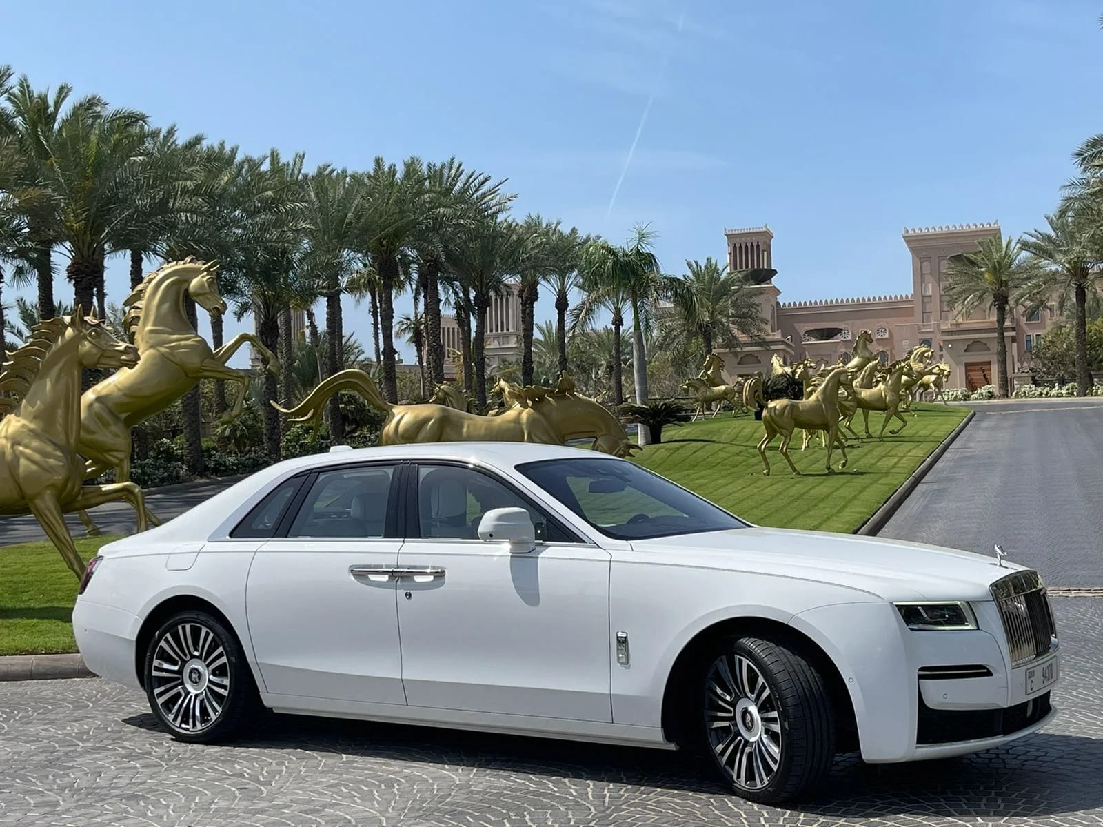 ROLLSROYCE Ghost - Image 2