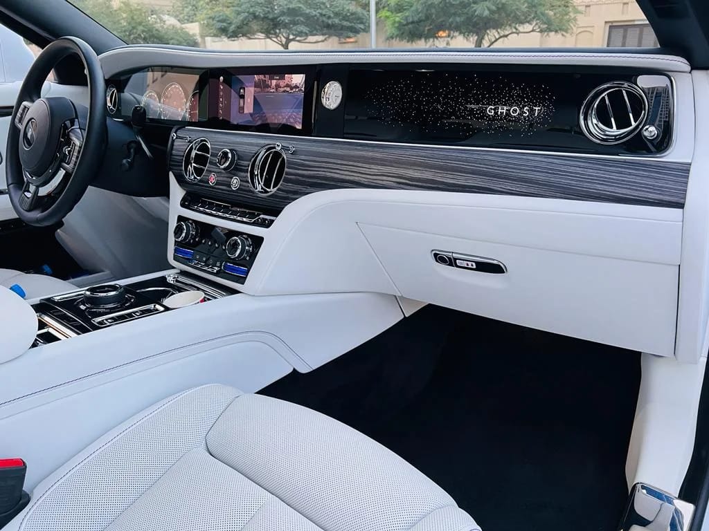 ROLLSROYCE Ghost - Image 7