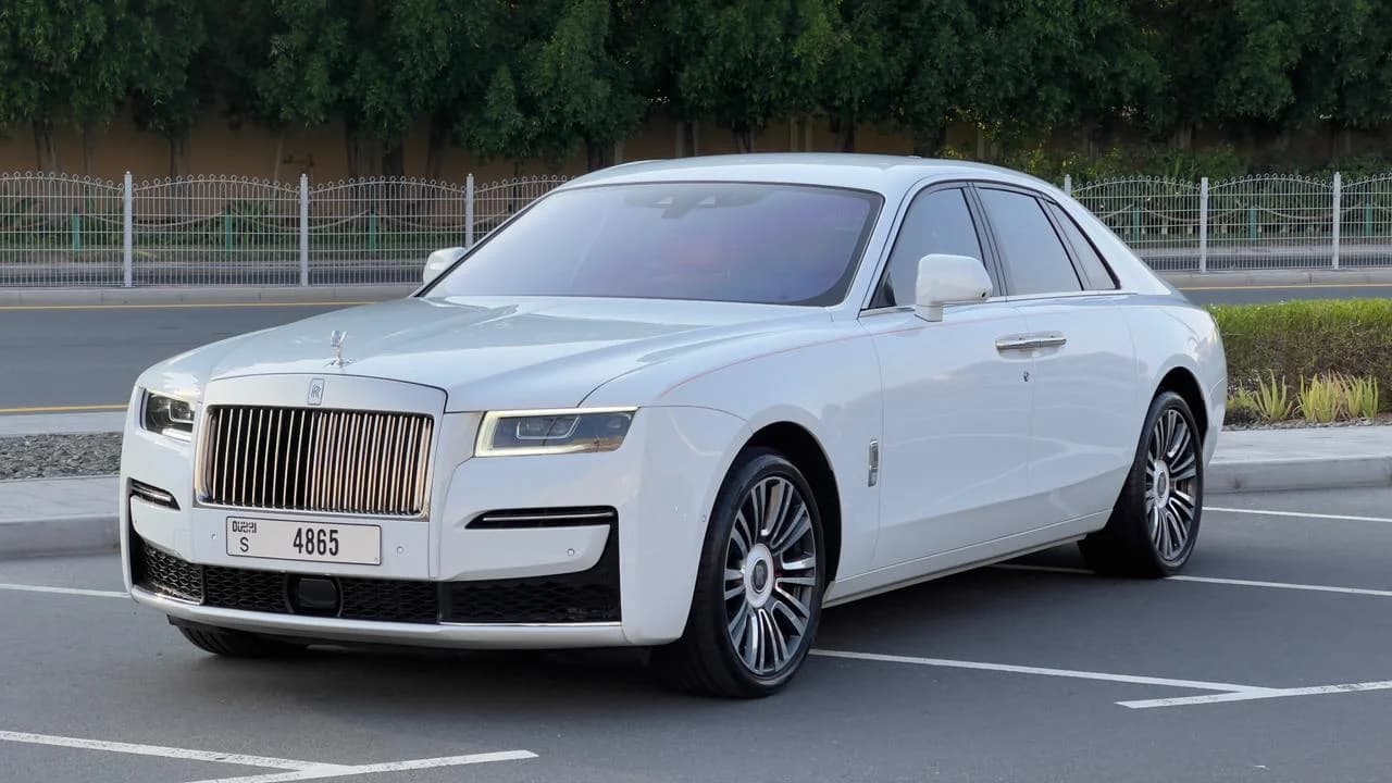 Rent Rolls Royce in Dubai – Cullinan, Ghost, Phantom, Spectre and More | Ultra-Luxury with Rotana Star