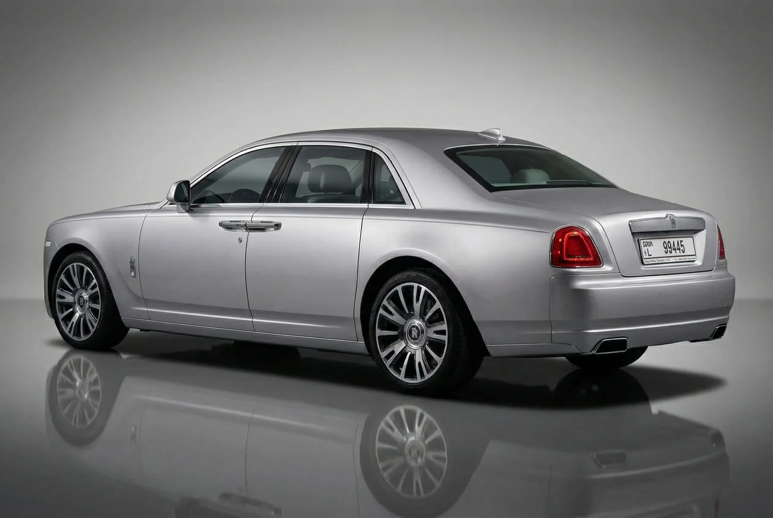 ROLLSROYCE Ghost Legacy - Image 3